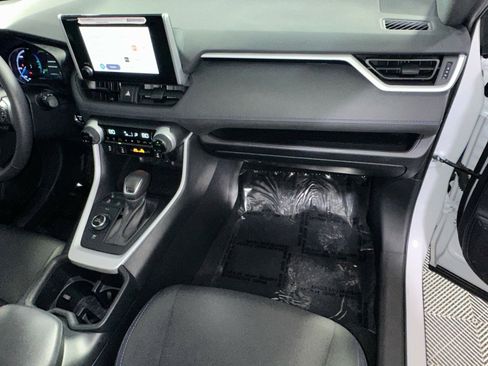 Used 2024 Toyota RAV4 SE image 36