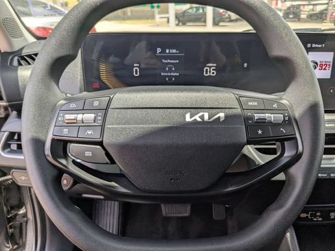 Used 2025 Kia K4 FWD image 16