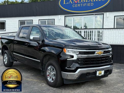 Used 2025 Chevrolet Silverado 1500 LT AWD/4WD image 3