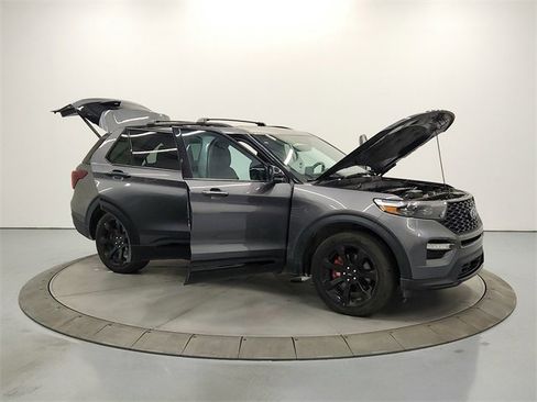 Used 2023 Ford Explorer ST w/ Technology Package image 10