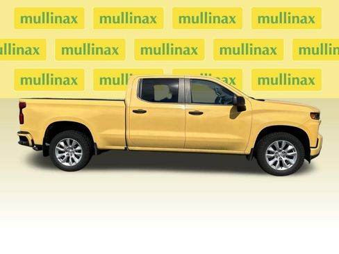 Used 2022 Chevrolet Silverado 1500 Custom image 2