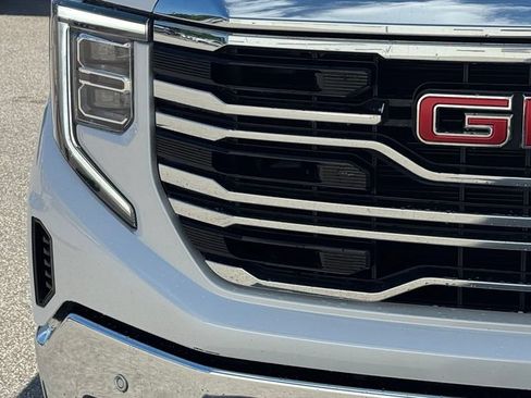 Used 2024 GMC Sierra 1500 SLT w/ SLT Premium Plus Package AWD/4WD image 10