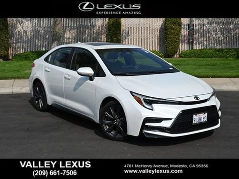Used 2024 Toyota Corolla SE w/ SE Premium Package FWD image 1