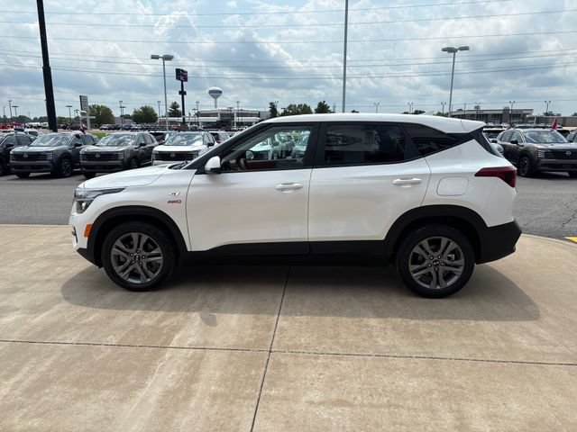 Used 2021 Kia Seltos LX AWD/4WD image 2