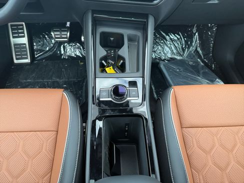 New 2026 Volkswagen Tiguan SEL R-Line AWD/4WD image 18