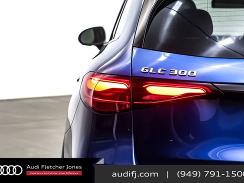 Used 2025 Mercedes-Benz GLC 300 w/ Winter Package image 15