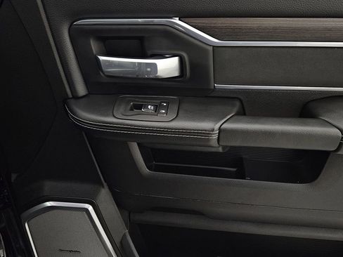 Used 2025 RAM 2500 Laramie image 32