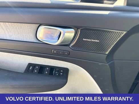 Used 2024 Volvo XC40 B5 Ultimate AWD/4WD image 16