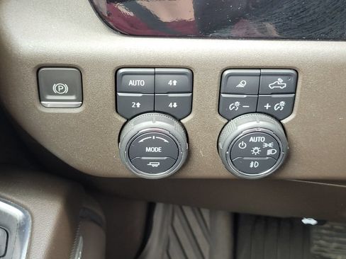Used 2023 Chevrolet Silverado 1500 LTZ AWD/4WD image 26