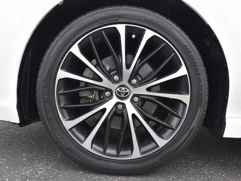 Used 2019 Toyota Camry SE image 17