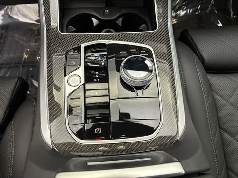 New 2026 BMW X5 M60i image 23