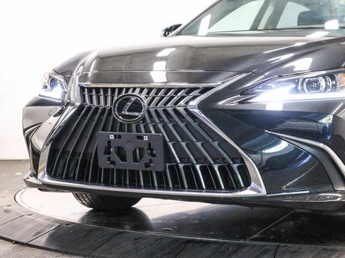 Used 2025 Lexus ES 350 w/ Accessory Package (Z1) FWD image 8