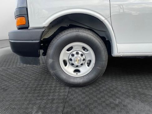 Used 2025 Chevrolet Express 2500 Extended w/ Communications Package image 14