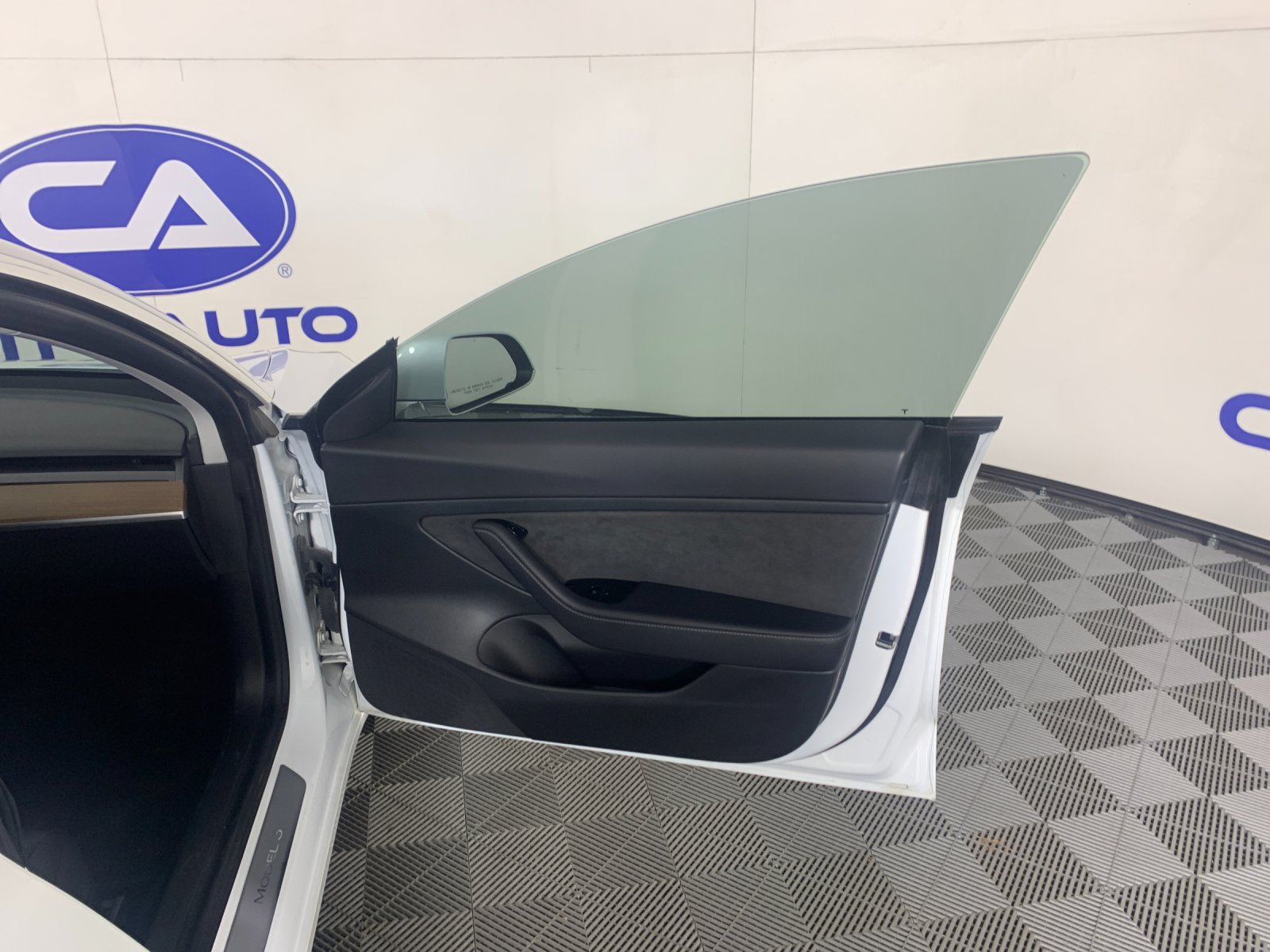Used 2020 Tesla Model 3 Standard Range RWD image 33
