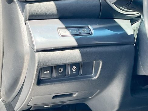 Used 2021 Nissan Maxima SR w/ Sport Mat Group FWD image 10