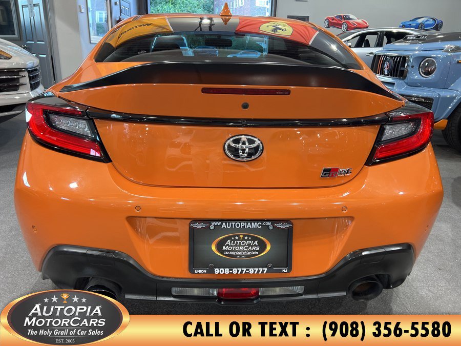 Used 2023 Toyota GR86 10th Anniversary SE RWD image 5