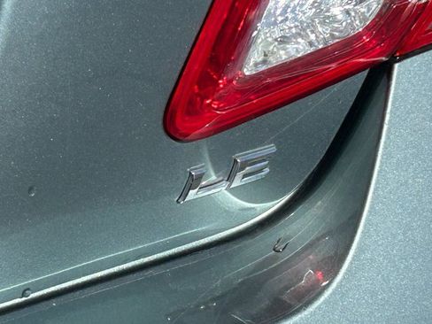 Used 2011 Toyota Camry LE image 5