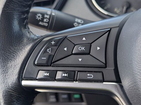 Used 2020 Nissan Rogue SV AWD/4WD image 19