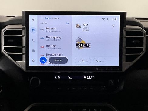 Used 2022 Toyota Tundra SR5 w/ SR5 Premium Package image 11