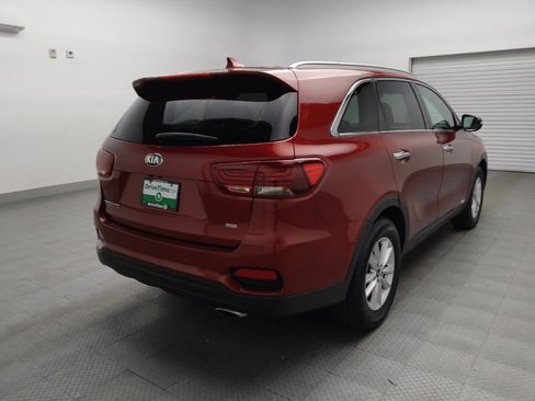Used 2019 Kia Sorento LX w/ LX Convenience Package image 9