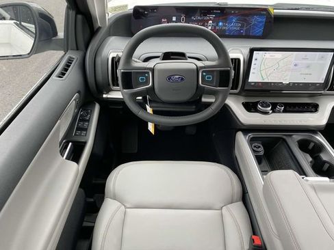 New 2025 Ford Expedition Max Active image 10