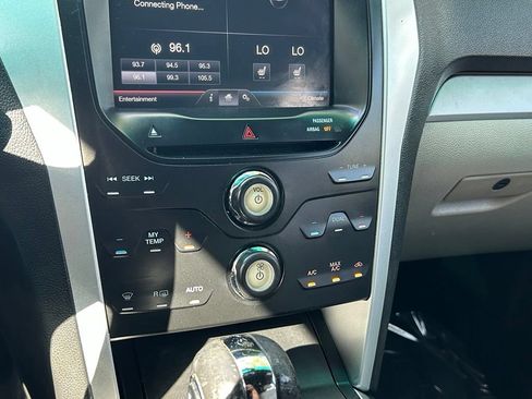 Used 2012 Ford Explorer XLT FWD image 22