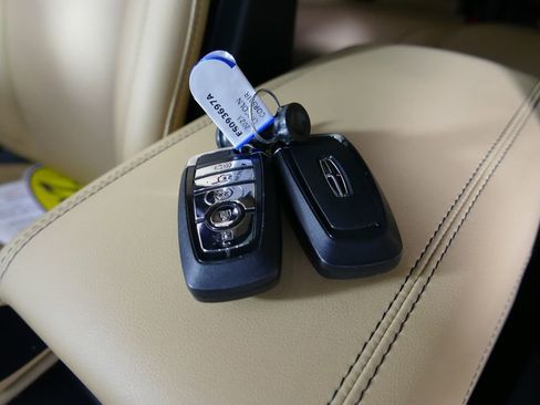 Used 2023 Lincoln Corsair Reserve w/ Equipment Group 201A image 21