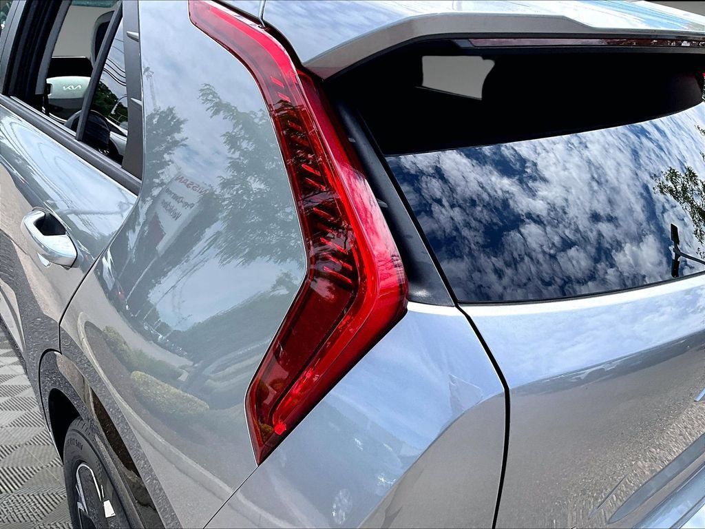 Used 2023 Kia Niro Wind w/ Wind Preserve Package FWD image 32