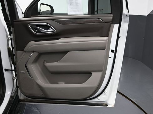 Used 2023 Chevrolet Suburban LT image 39