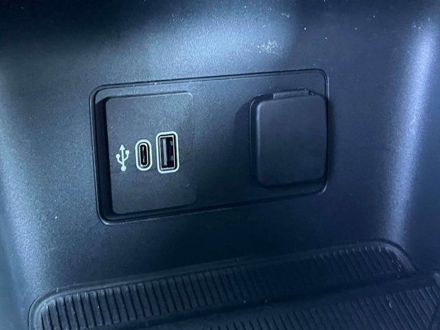 Used 2026 Ford Explorer Active AWD/4WD image 39