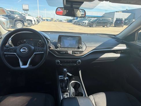 Used 2024 Nissan Altima 2.5 SV AWD/4WD image 12