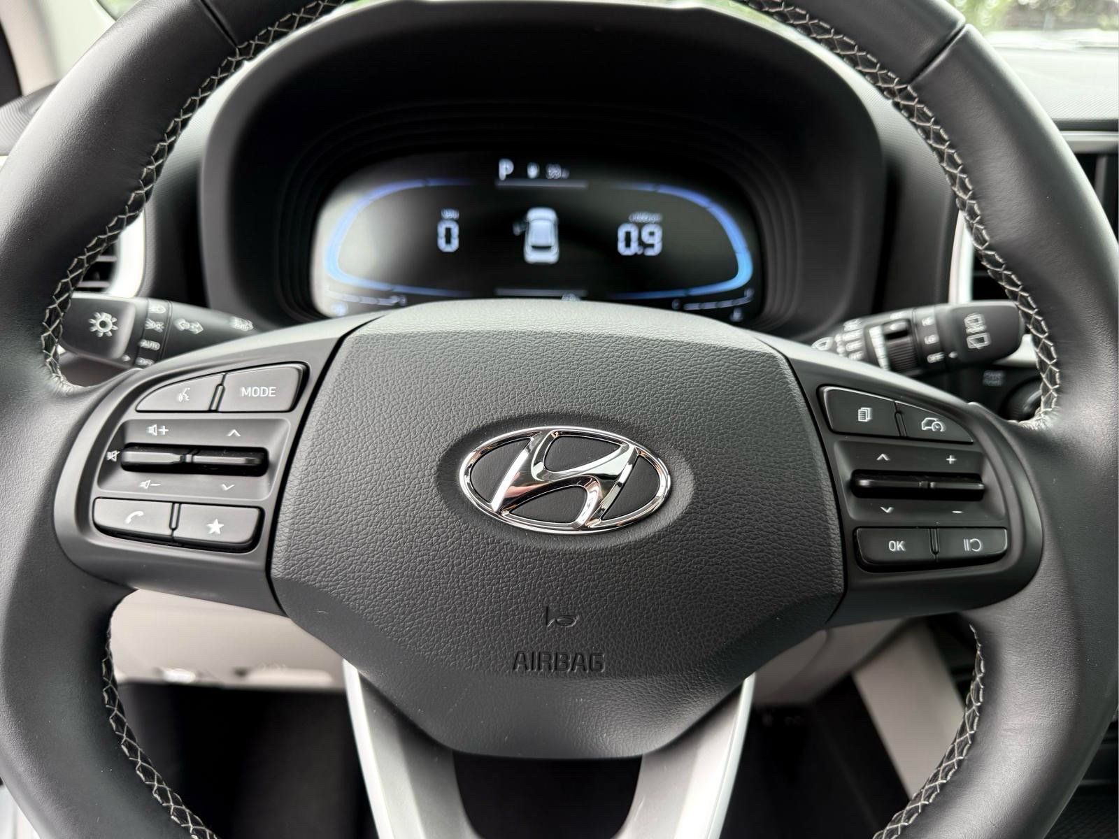 Used 2025 Hyundai Venue SEL FWD image 31