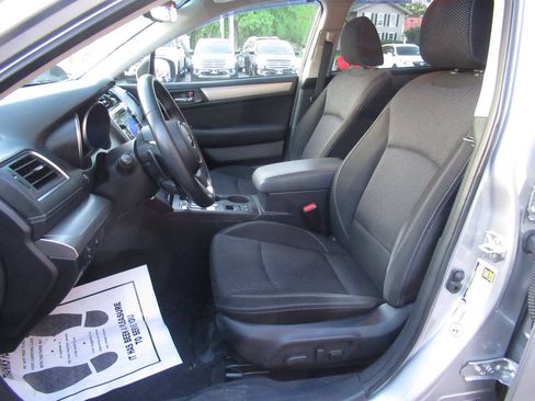 Used 2018 Subaru Outback 2.5i Premium AWD/4WD image 17