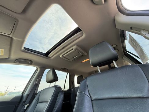 Used 2017 Honda Pilot Touring image 4