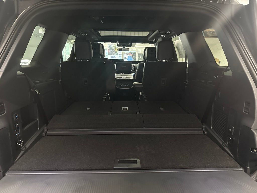 New 2027 Ford Expedition Tremor w/ Driver's Package AWD/4WD image 38