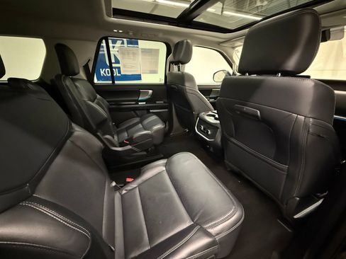 Used 2025 Ford Expedition Max Platinum AWD/4WD image 6