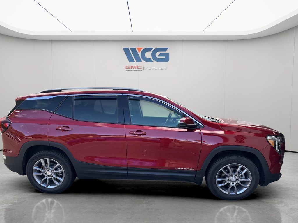 Used 2024 GMC Terrain SLT w/ Tech Package AWD/4WD image 2