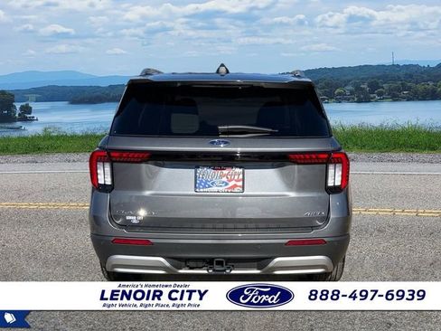 Used 2025 Ford Explorer Platinum w/ LUX Leather Package image 4