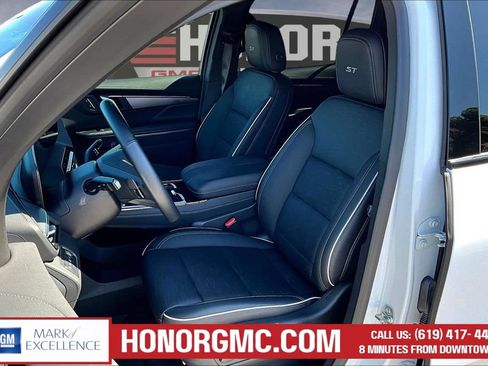 Used 2025 Buick Enclave Sport Touring w/ LPO, Floor Liner Package FWD image 21