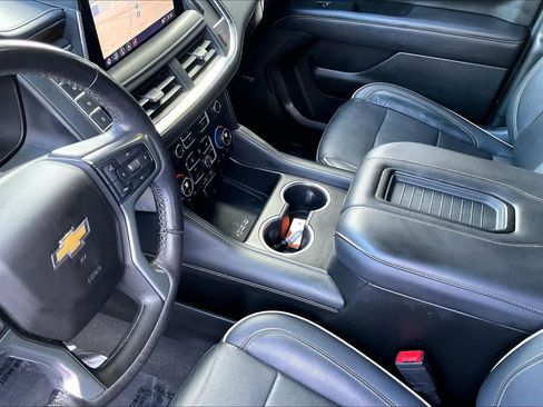 Used 2021 Chevrolet Suburban Premier image 17