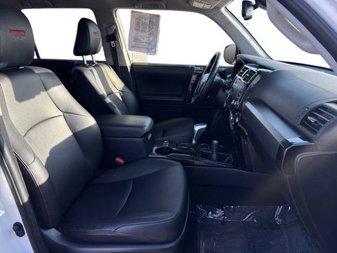 Used 2023 Toyota 4Runner TRD Off-Road Premium AWD/4WD image 17