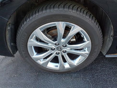 Used 2022 Toyota Sienna Platinum image 9