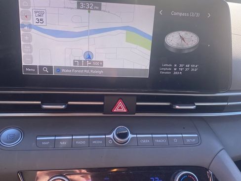 Used 2023 Hyundai Elantra SEL w/ Convenience Package image 5