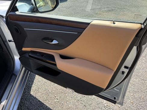Used 2025 Lexus ES 350 w/ Premium Package FWD image 16