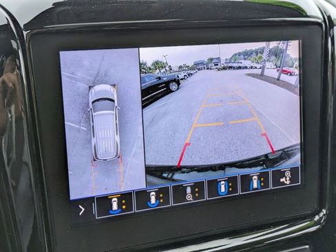 Used 2021 Chevrolet Traverse High Country image 25