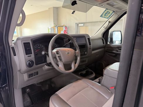 Used 2019 Nissan NV 2500 SV RWD image 9