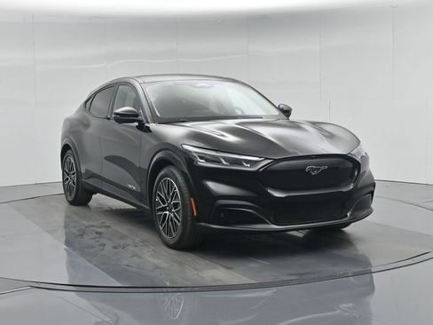 Used 2025 Ford Mustang Mach-E Premium image 64