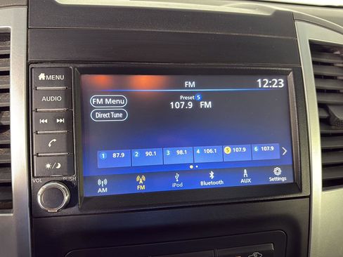 Used 2019 Nissan Frontier SV image 28