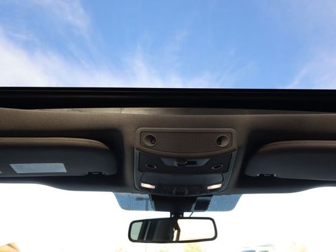 Used 2020 Ford F150 Lariat image 28