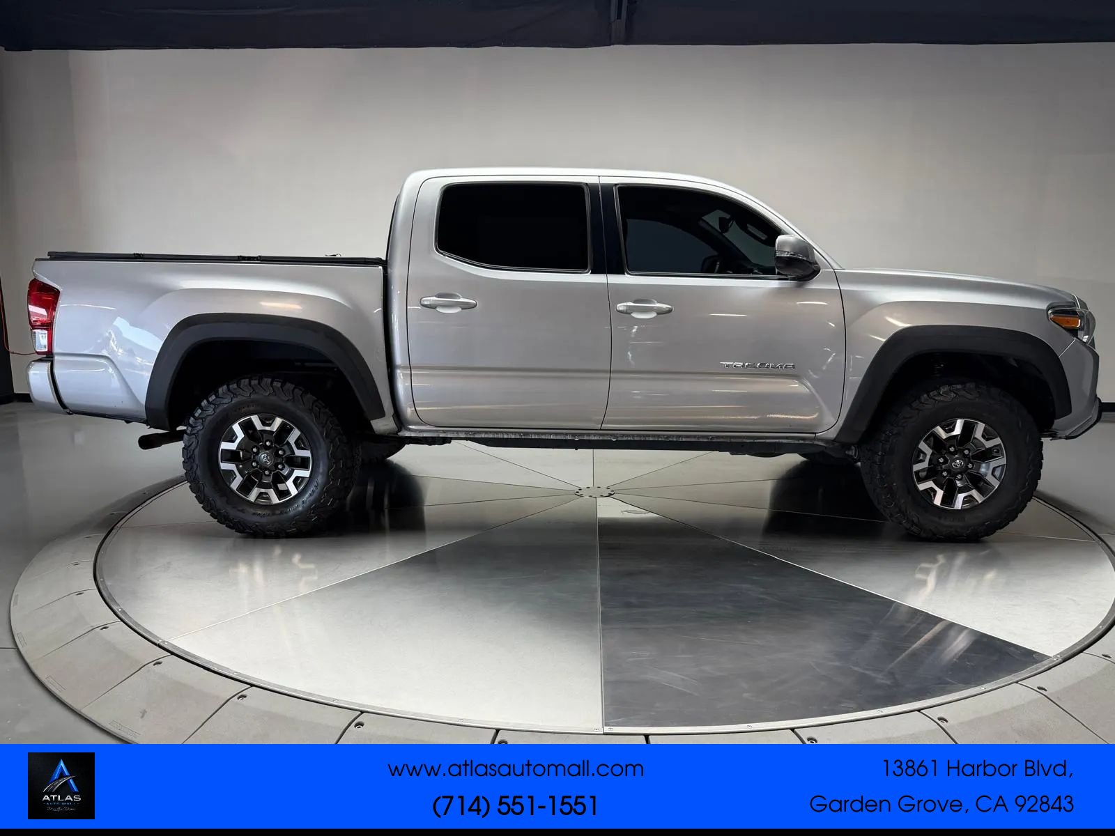 Used 2016 Toyota Tacoma TRD Off-Road w/ Premium & Technology Package RWD image 6